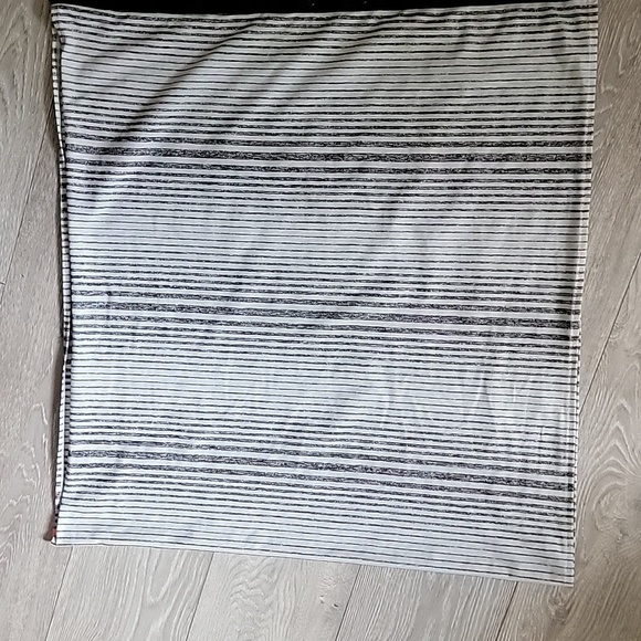 Lululemon Vinyasa Scarf/Travel Blanket - Picture 3 of 4